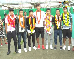 7 Manipuri footballers who represented India at FIFA Under 17 return home to a rousing welcome at Imphal airport