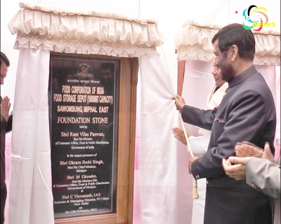Ram Vilas Paswan urges CM Ibobi to ensure benefits of Food Security Act to people