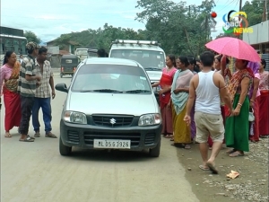 People protesting economic blockade prevent transport of food and other essential items from Imphal to hill districts