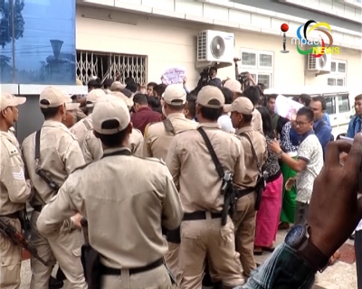 Students injured as police baton-charge AMSU protestors demanding release of MOBC scholarship