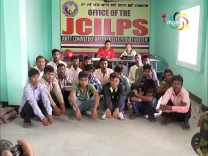 JCILPS catches 18 non local workers, warns to impose ban on passenger bus services if they bring in non-locals in Manipur