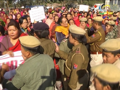 KHWAIRAMBAND WOMEN CALL FOR 24 HR MANIPUR BANDH